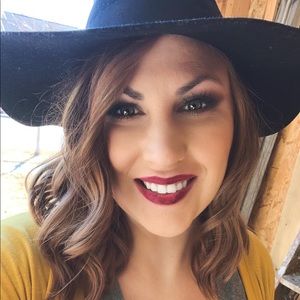 Meet your Posher, Megan